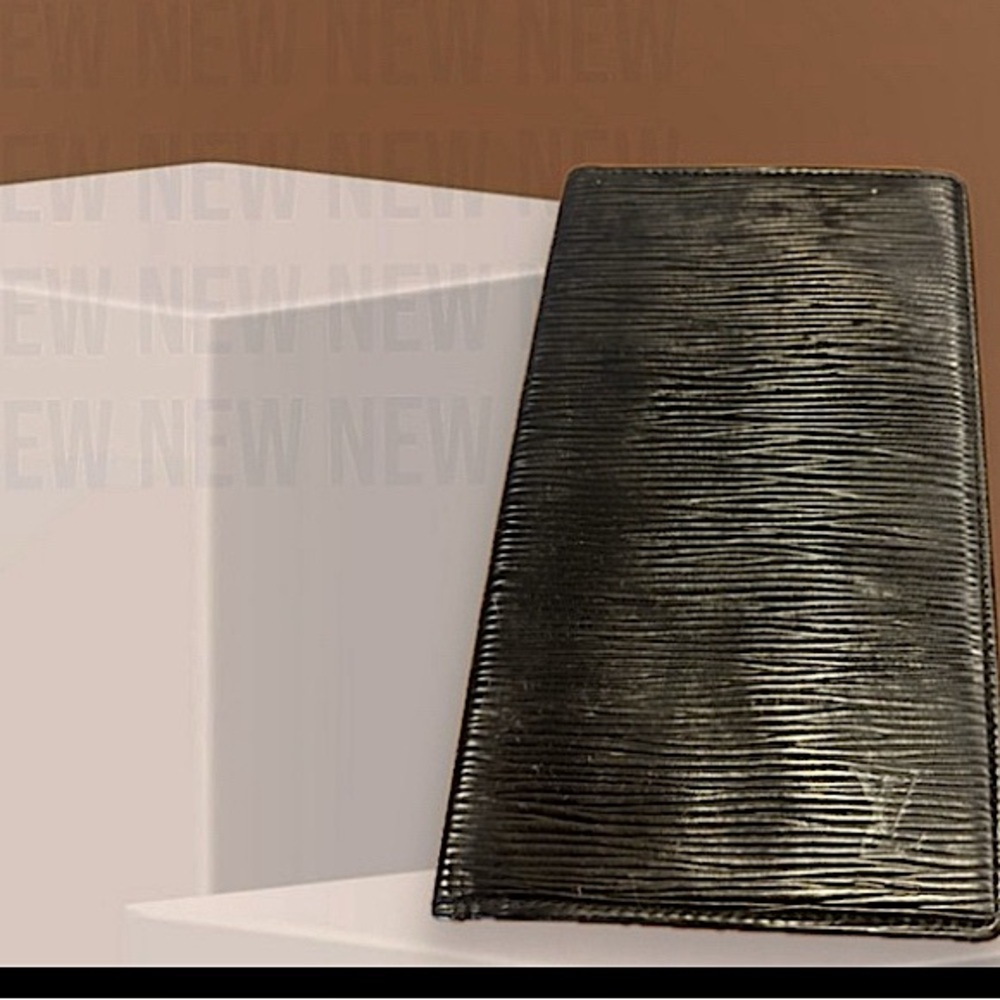 Authentic Louis Vuitton Epi Leather Wallet